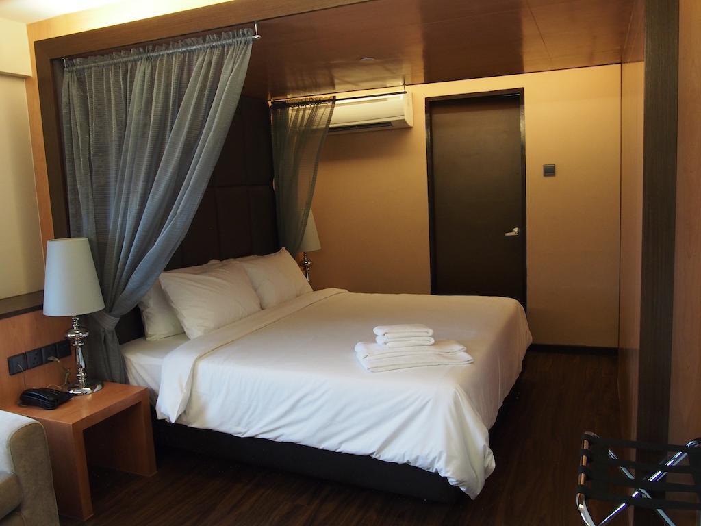 C'Haya Hotel Kota Kinabalu Extérieur photo