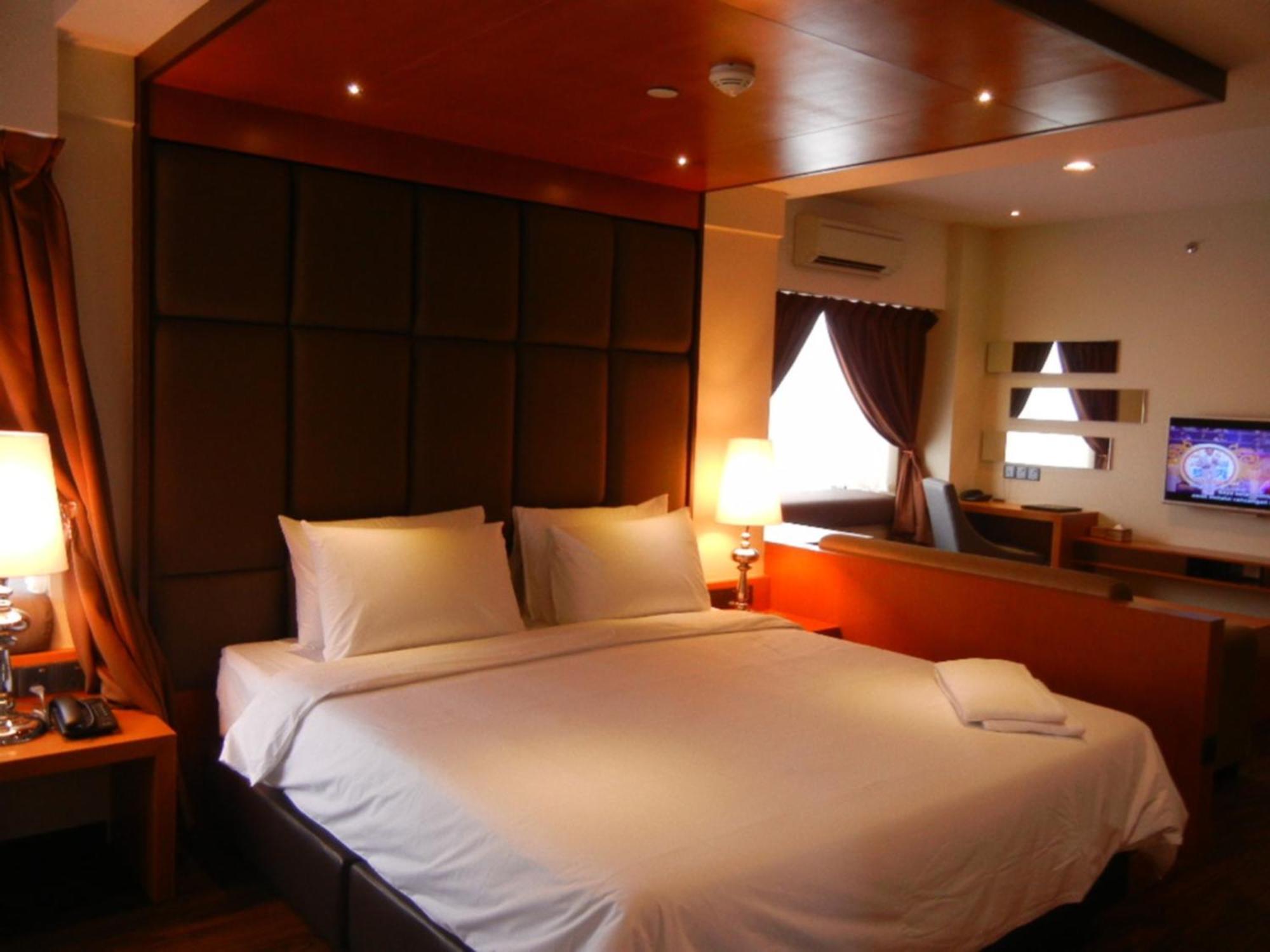C'Haya Hotel Kota Kinabalu Extérieur photo