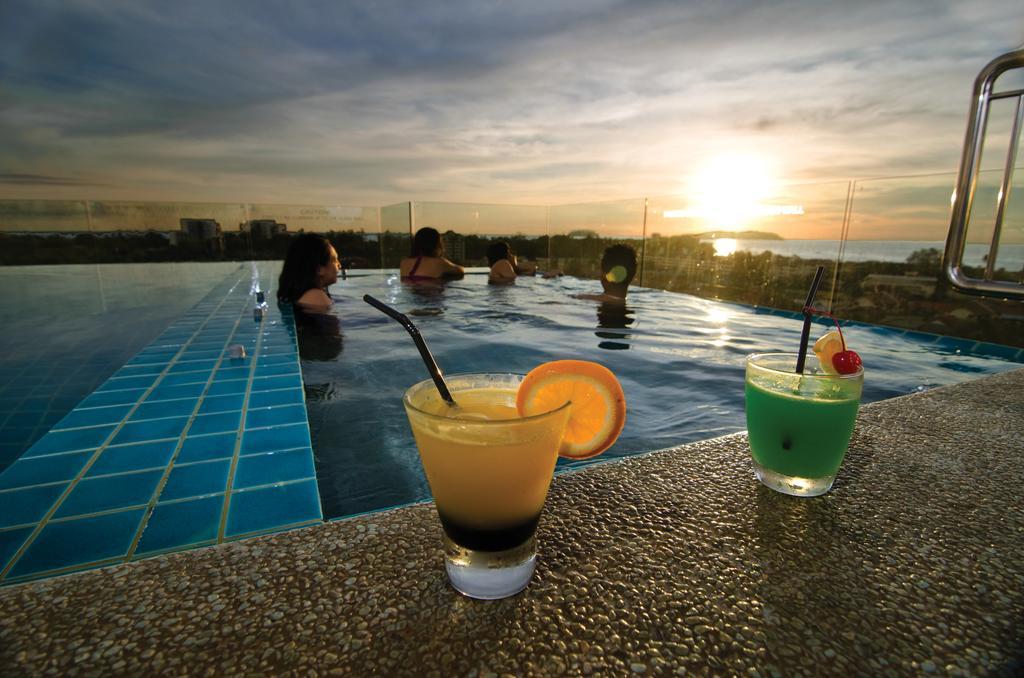 C'Haya Hotel Kota Kinabalu Extérieur photo