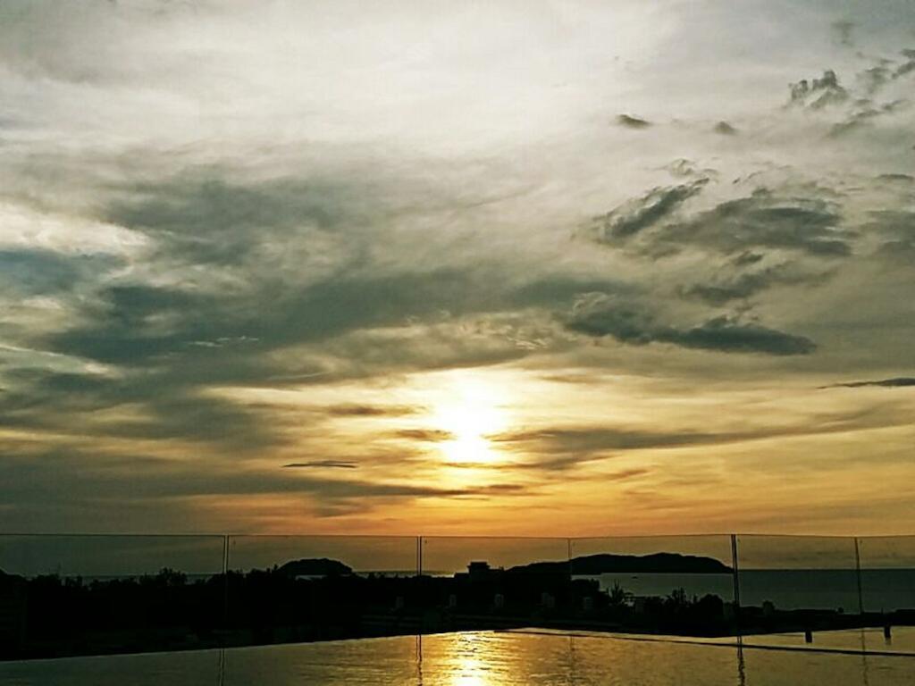 C'Haya Hotel Kota Kinabalu Extérieur photo