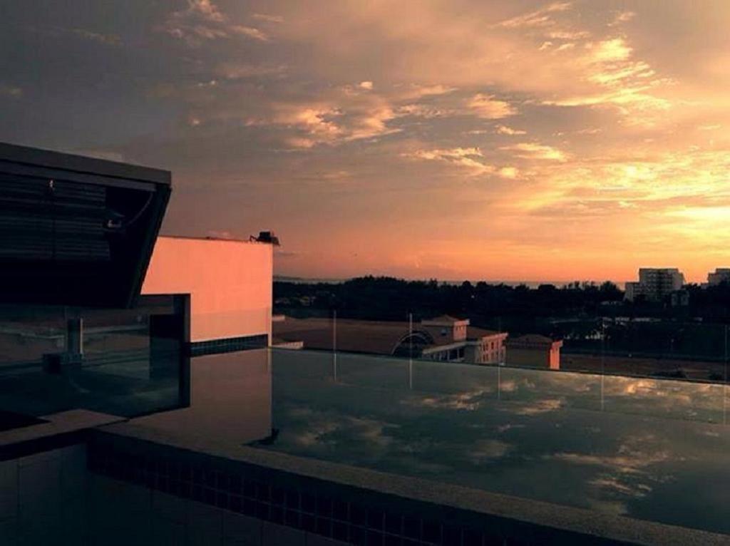 C'Haya Hotel Kota Kinabalu Extérieur photo