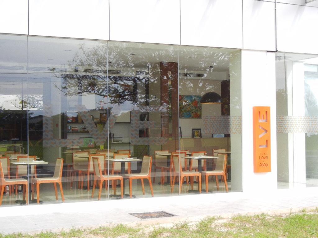 C'Haya Hotel Kota Kinabalu Extérieur photo